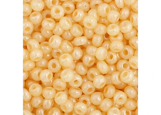 117 - 11/0 Vial Opaque Ivory Pearl